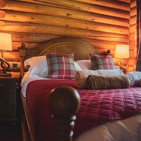 Tomatin - Luxury Two Bedroom Log Cabin With Hot Tub Berwick Upon Tweed Екстер'єр фото