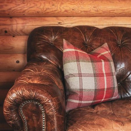 Tomatin - Luxury Two Bedroom Log Cabin With Hot Tub Berwick Upon Tweed Екстер'єр фото