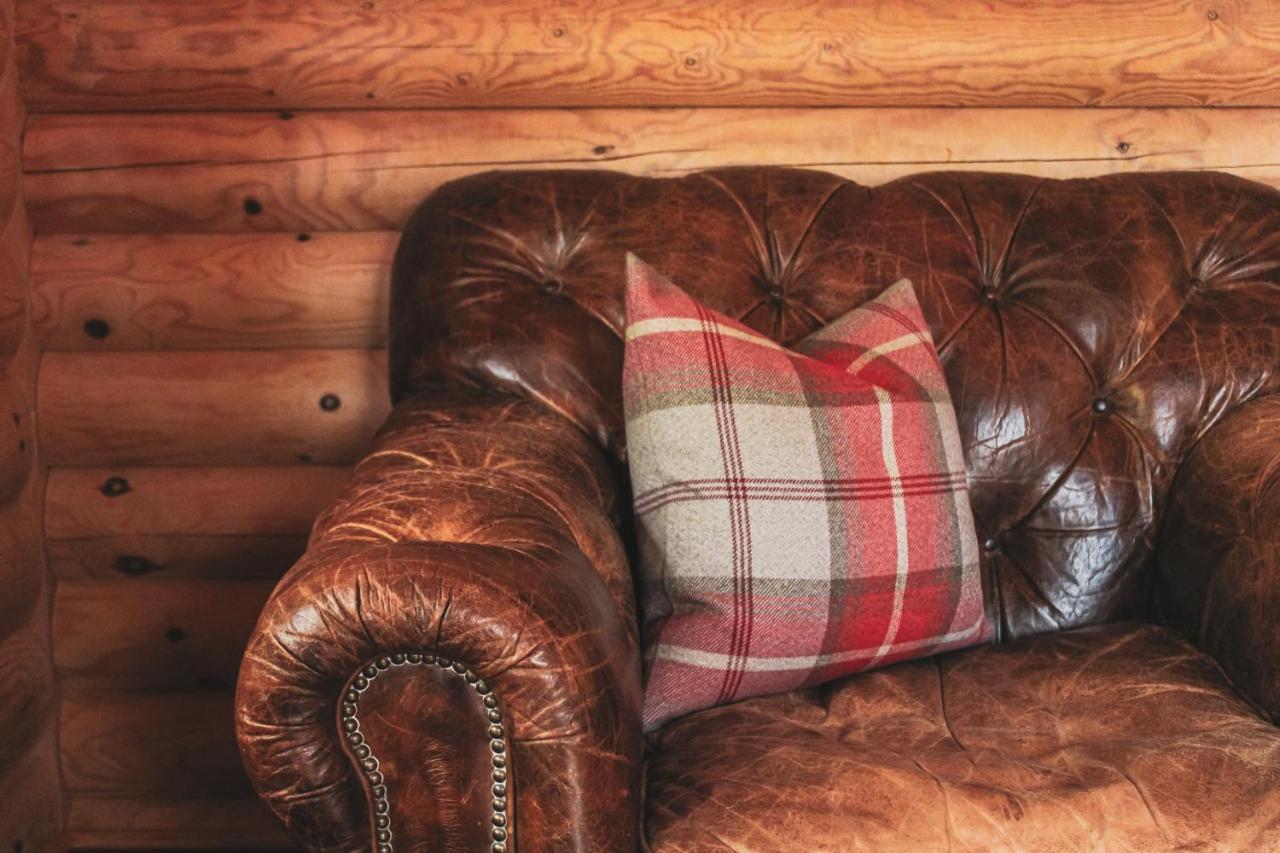Tomatin - Luxury Two Bedroom Log Cabin With Hot Tub Berwick Upon Tweed Екстер'єр фото