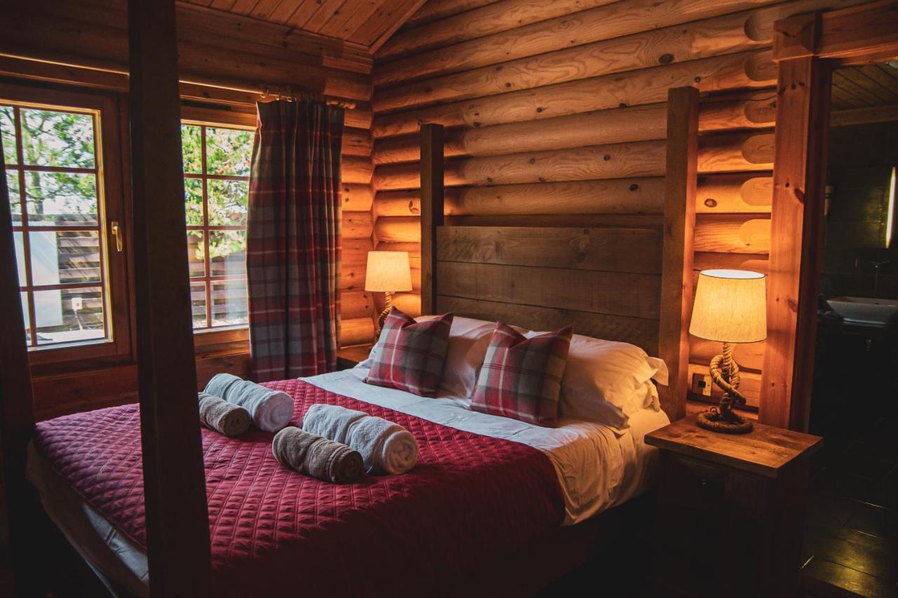 Tomatin - Luxury Two Bedroom Log Cabin With Hot Tub Berwick Upon Tweed Екстер'єр фото